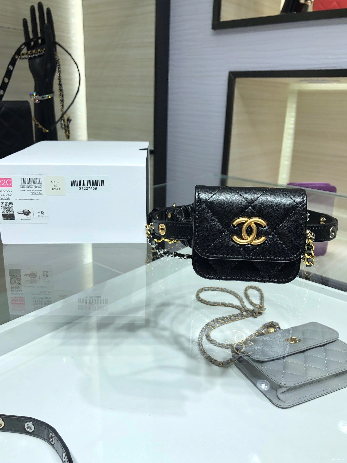 First Bag Ru CHANEL AIRPODS CASE 0731